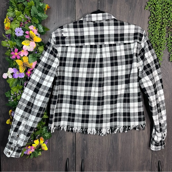 §🌼3/$30🌼Forever 21 Plaid Button Down Distressed Flannel Size Medium - Picture 11 of 16